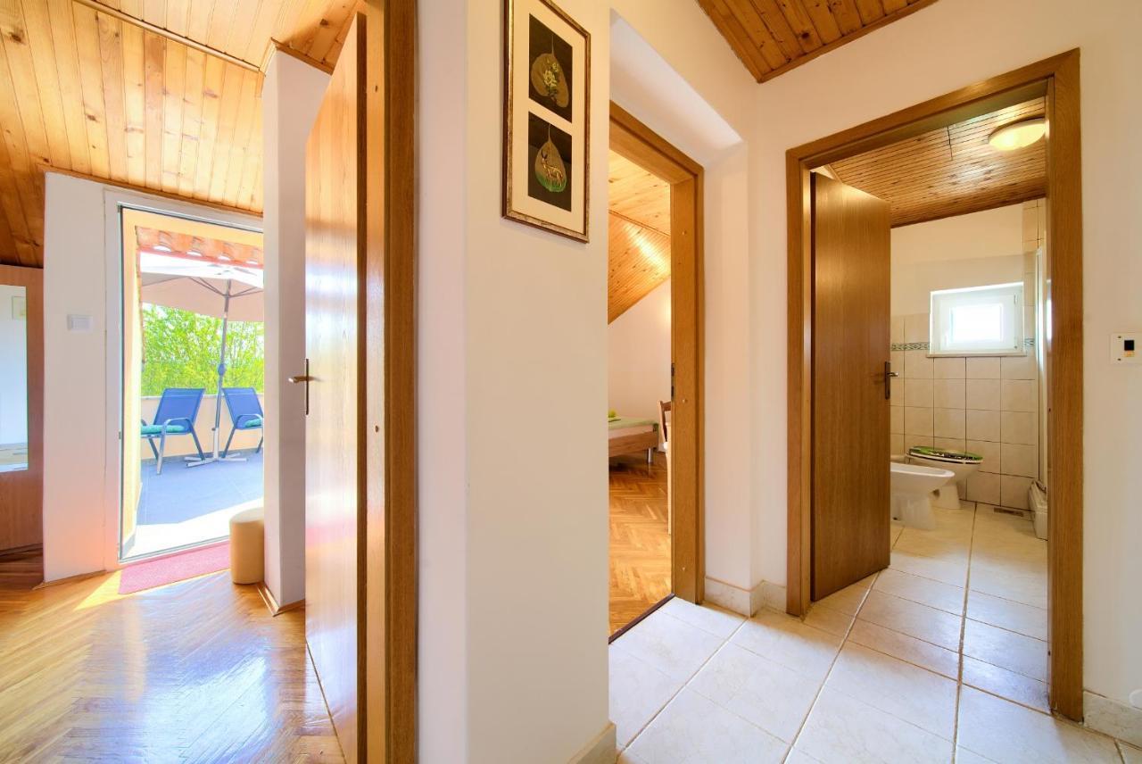 Apartment Lipovac Malinska Buitenkant foto