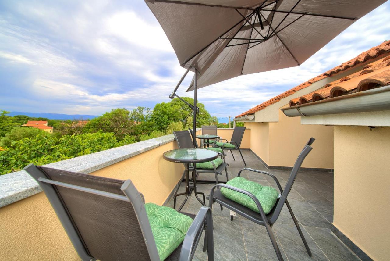 Apartment Lipovac Malinska Buitenkant foto