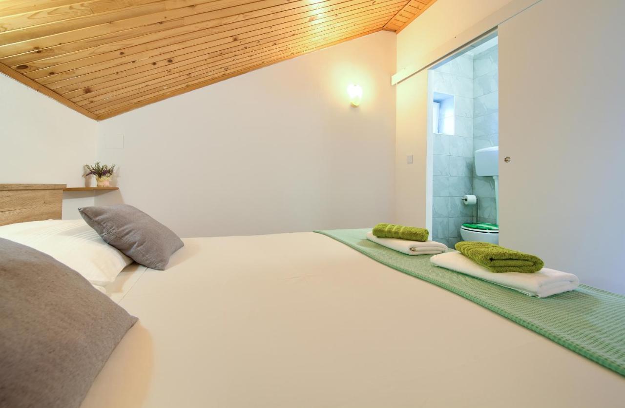 Apartment Lipovac Malinska Buitenkant foto