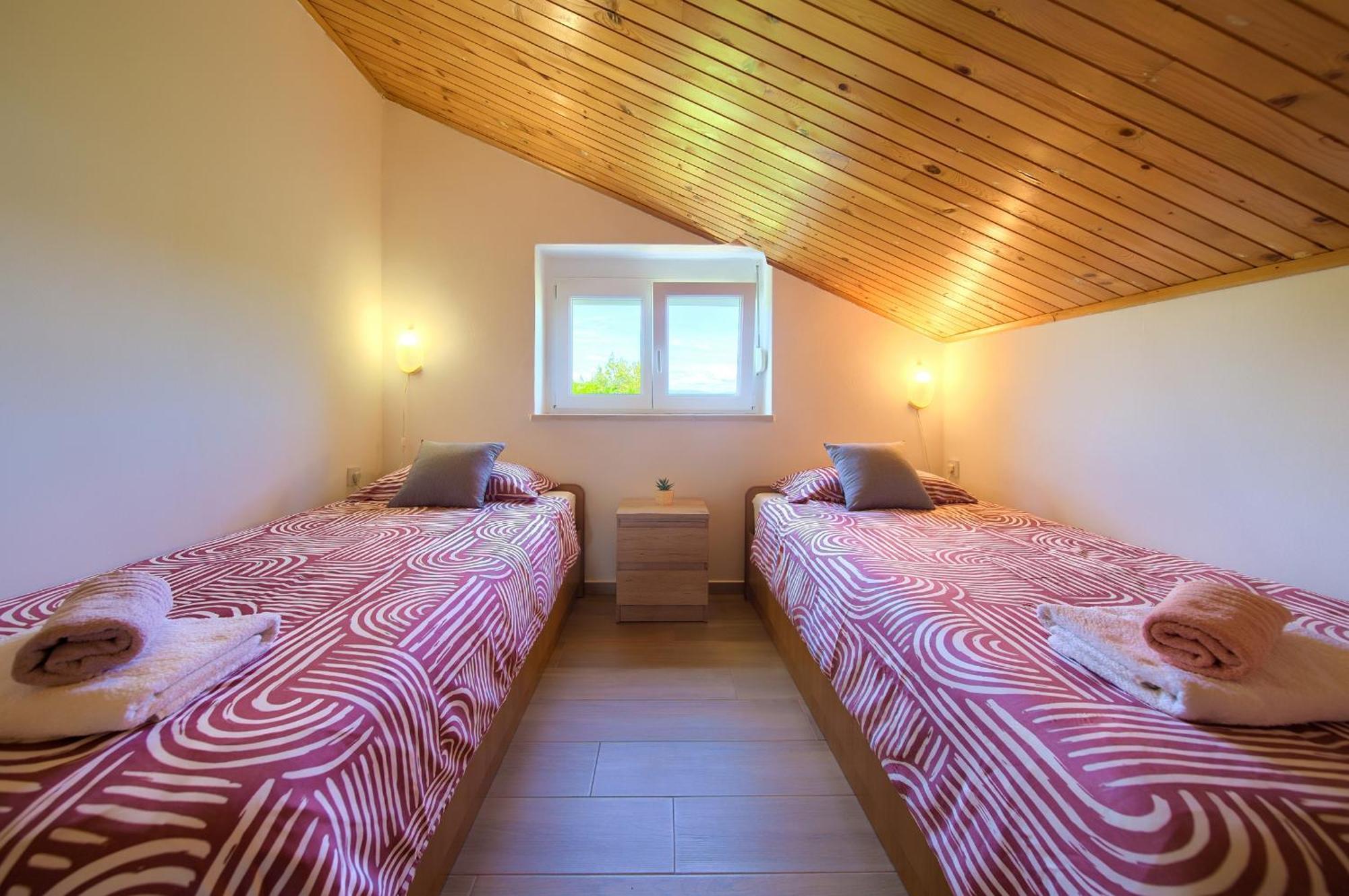 Apartment Lipovac Malinska Buitenkant foto